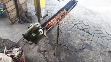 WARUNG SATE AYAM DAN KAMBING BU SAENAP