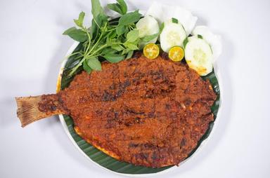 AYAM BAKAR TALIWANG PELITA