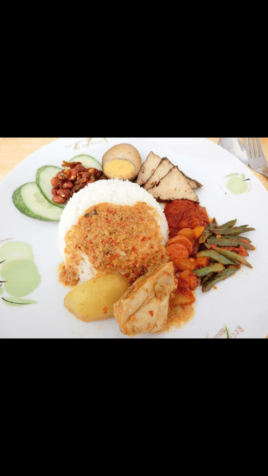 NASI AYAM MERAH