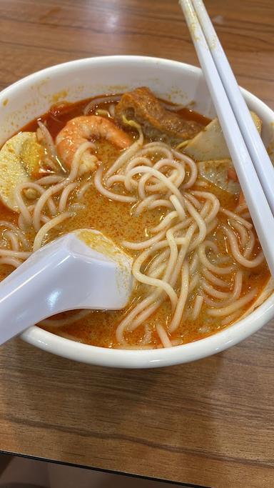 NYONYA LAKSA