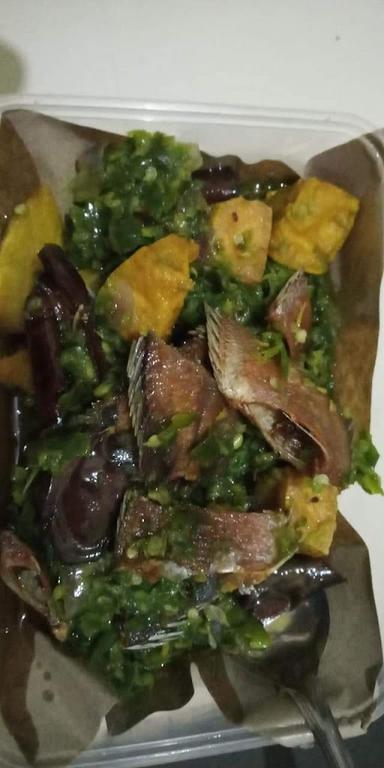 WARUNG EVA AYAM CABE IJO