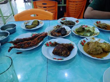 RUMAH MAKAN ALAM RAYA