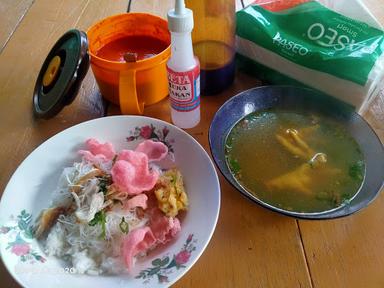 WARUNG MAKAN QINANA (SOTO AYAM + CEKER)