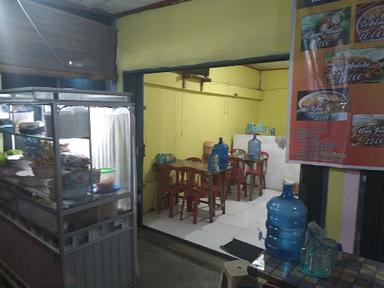 KLINIK GIGI DAN KEDAI SANTUY . MIE , NASI GORENG , KOPI DLL