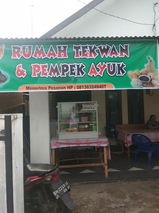 RUMAH TEKWAN & PEMPEK AYUK