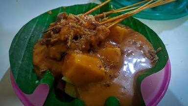 SATE AYAM BUMBU PUSAT