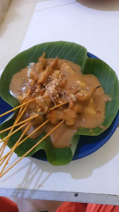 SATE AYAM BUMBU PUSAT