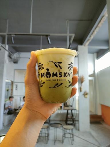 MOMSKY CAFE
