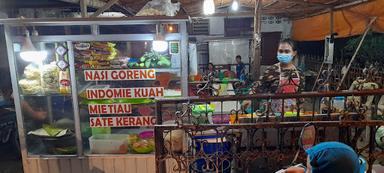 BU RINA NASI GORENG IKAN TERI KAMPUNG