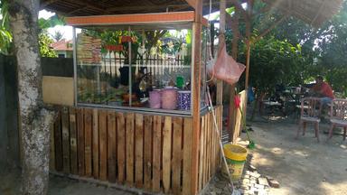 WARUNG MIE SOP MBAK UMMI TITI POLRES