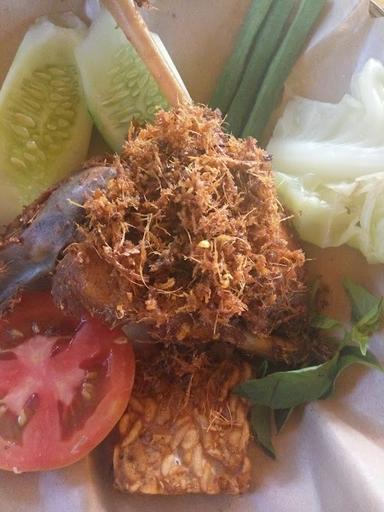 AYAM LAOS TOGA