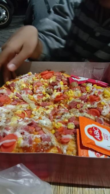 PIZZA SEDAP MANTUL (SUZAN)