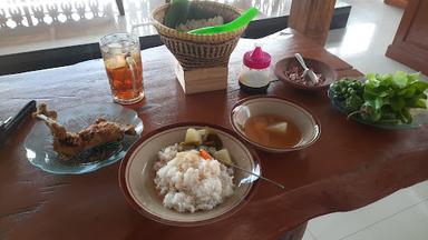 RUMAH MAKAN SINAR 2