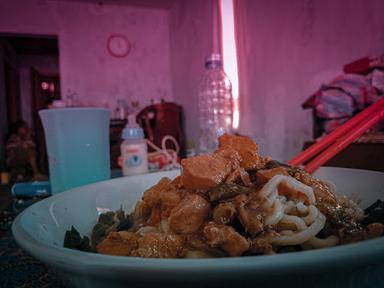 WARUNG MIE BANG KUMIS