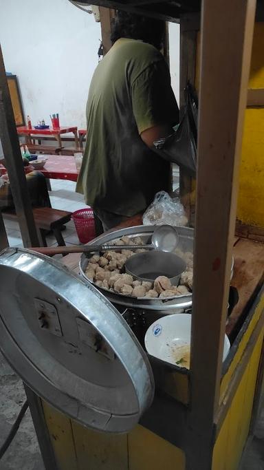 BAKSO GOYANG LIDAH PAK UNTUNG