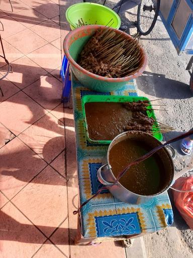 SATE AYAM PAK BUDI