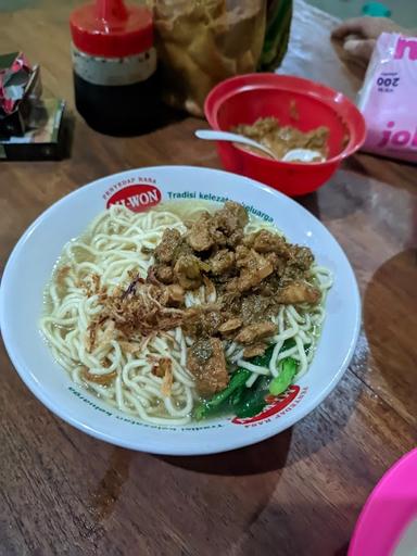 MIE AYAM DAN BAKSO LEK BILAL