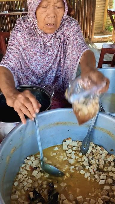 TRADITIONAL FOOD GUDEG