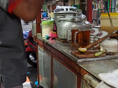 WARUNG MAKAN SATE RODA TIGA PAK NO