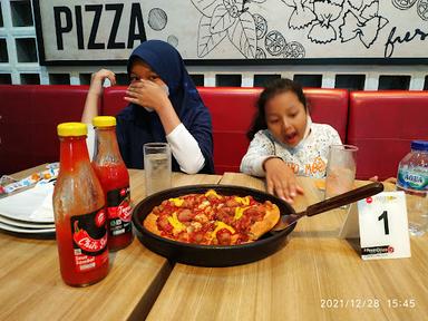 PIZZA HUT RESTORAN