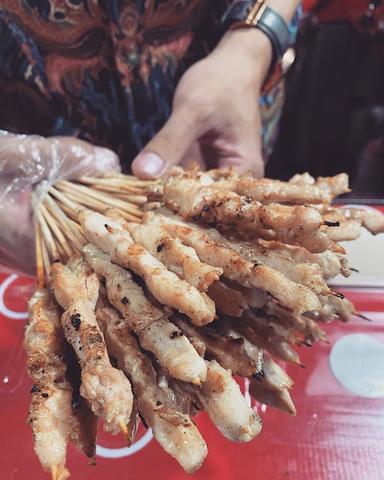 SATE TAICHAN LAPANGAN TEMBAK VS MIE AYAM PANGSIT OYABUN