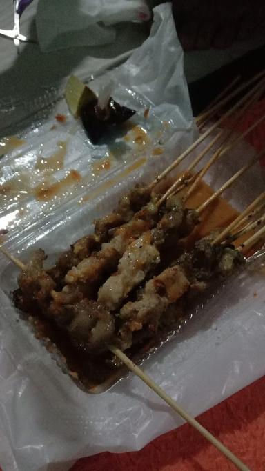 SATE TAICHAN LAPANGAN TEMBAK VS MIE AYAM PANGSIT OYABUN