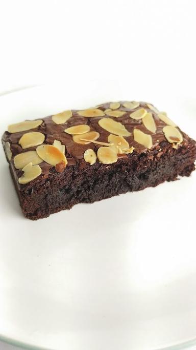 BAKE BROWNIE