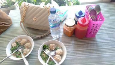 BAKSO BU NAFIS