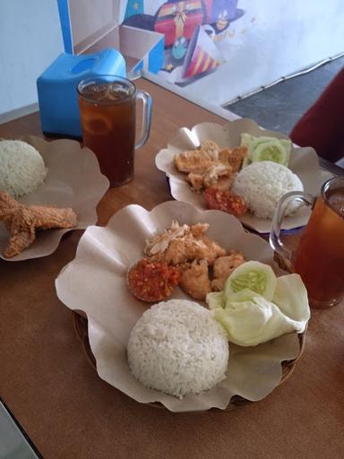 AYAM GEPREK LAYLA MOJOKERTO