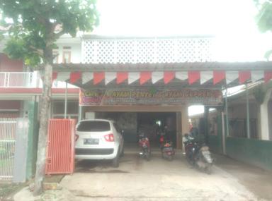 CAFE KUNTIT, AYAM PENYET & AYAM GEPREK