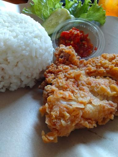 AYAM GEPREK DADAKAN NAYS MAJALAYA