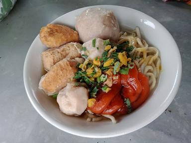 MIE BASO AYAM ADEM AYEM