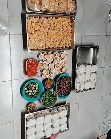 CATERING RATU KEMBAR DAN SEBLAK