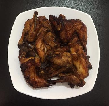 AYAM GORENG CELEBES