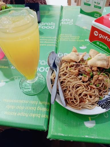 SETAN NOODLE