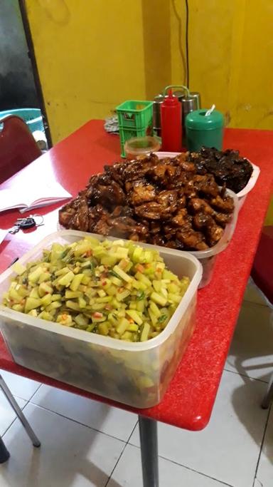 WARUNG NASI KUNING 24/7, MURAH & BANYAK