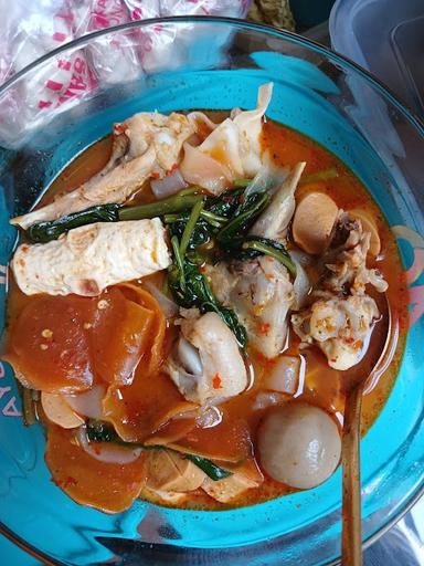 WARUNG SEBLAK DAN BAKSO TEH YANTI