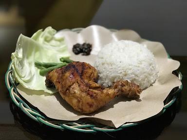 AYAM BAKAR DG. HAYO