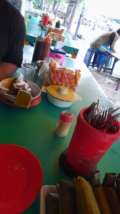 BAKSO SOLO  MAS KUMIS 