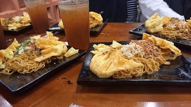 MIE GACOAN RATULANGI MAKASSAR