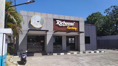 RICHEESE FACTORY SAM RATULANGI