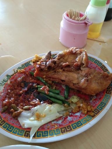 WARUNG MAKAN AYAM GORENG RATU