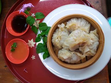 DIMSUM DAN ES CENDOL BUJANG