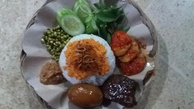 WARUNG NASI UDUK BETAWI PONCOL 75