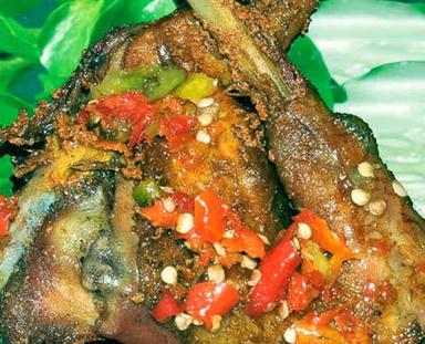 AYAM PENYET PANDAN HIJAU