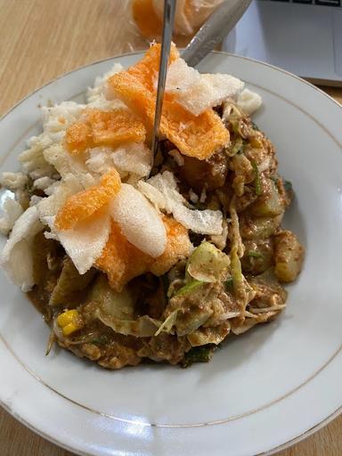 GADO-GADO SAMBO