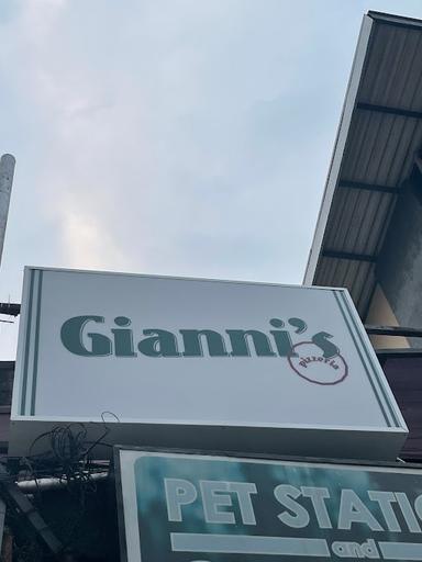 GIANNI'S PIZZA SHOP