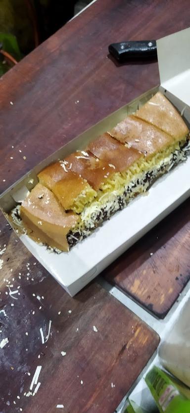 MARTABAK 777 SB KEMANG