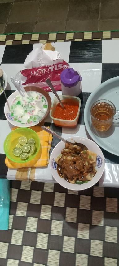 WARUNG SEBLAK NENEK RATNA