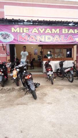 MIE AYAM & BAKSO MANDALA